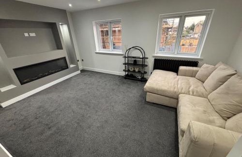 Peterborough Apartamento | Stylish London Road 2BR flat - FREE parking
