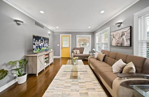 Birmingham Casa | Stylish Luxury 3bd home in Downtown Birmingham