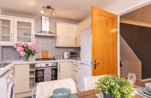 Acocks Green Casa | Stylish Luxury house near Solihull, NEC, BHX Airport, With Parking Sleep 6 guest