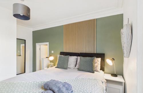 Hove Apartamento | Stylish Maisonette with Hot Tub