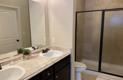 Deerwood Apartamento | Stylish Mediterranean Riviera Get Away