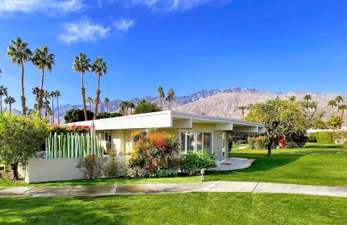Palm Springs Villa | Perfecto refugio en el desierto mediados de siglo