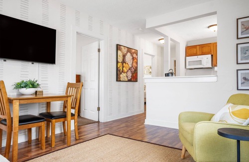 Mobile Apartamento | Stylish Midtown Flat – 20B