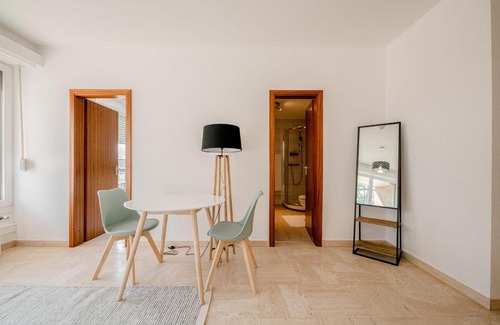 Kirchberg Apartamento | Stylish Minimalism in Kirchberg 1 Bus Stop to Lux City Cntr