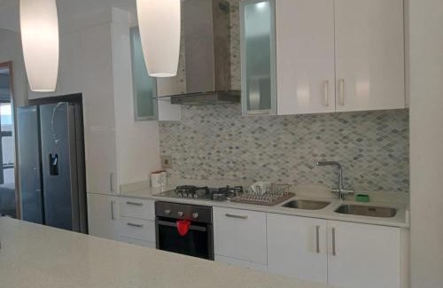 Shaka's Rock Apartamento | Stylish modern 2 bed apartment in Shaka's Rock