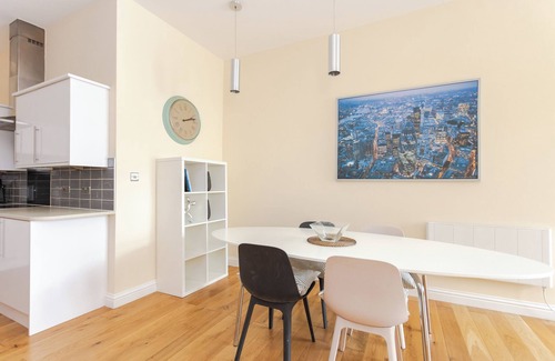 Peninsula Apartamento | Stylish + modern 2 bedroom property in Greenwich!