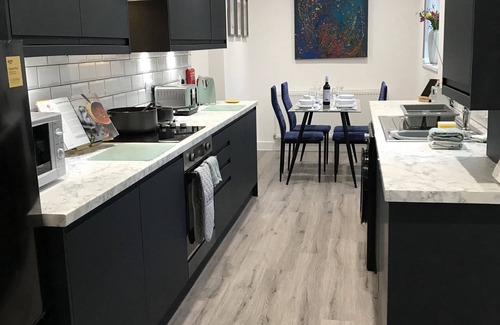 Whitefield Casa | Stylish Modern 3-bed House nr Manchester City ctr