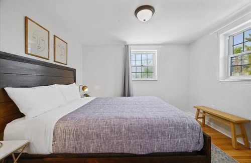 Wexford Casa | Stylish & Modern 4 Bedroom House in Wexford/Pittsburgh with Game Room