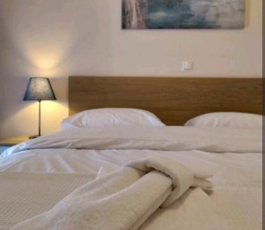Marousi Apartamento | Stylish -Modern Apartment heart of Marousi