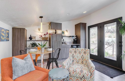 Quail Ridge Apartamento | Stylish & Modern Boise Studio w/ Foothills Views!