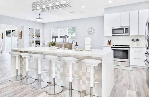 Miami Lakes Casa | Stylish & Modern Hialeah Pool Retreat Near Miami!