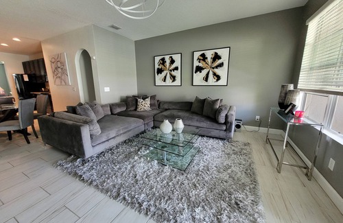 Apopka Casa | Stylish Modern Home in Quiet Neighborhood!
