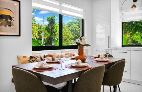 Buena Vista Apartamento | Stylish Modern Home near Wynwood & Design District