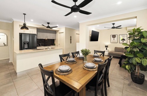 Zuccoli Casa | Escape to this stylish, fully airconditioned home in a quiet, leafy suburb
