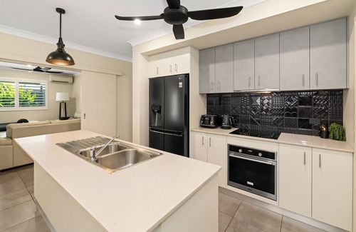 Zuccoli Casa | Escape to this stylish, fully airconditioned home in a quiet, leafy suburb