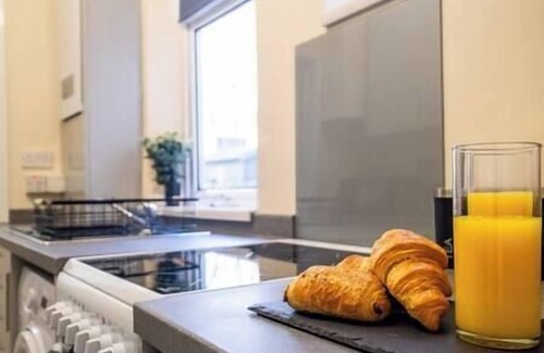 Aylestone Casa | Stylish Modern House|Wifi & Smart TV|Free Parking