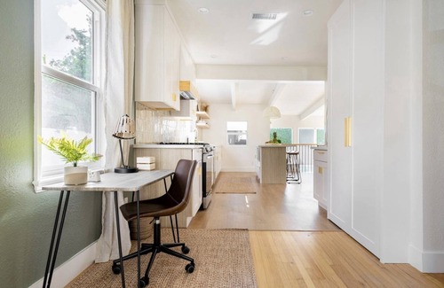 Westchester Casa | Stylish & Modern LA Family Retreat with Heated Pool Near LAX ✿ Dog Friendly!