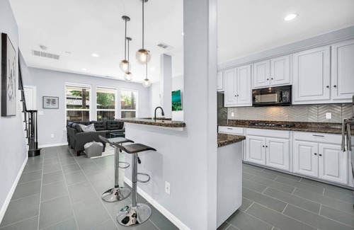 Dallas Casa | Brand New - PRIME Location, Huge Yard + HOT TUB
