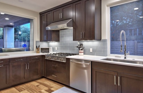 Zilker Casa | Nuevo y moderno y lujoso hogar 5BR enorme