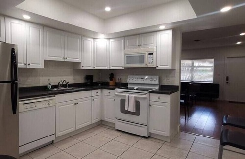 North Corals Casa | Stylish Modern Retreat with Hot Tub & Free Parking