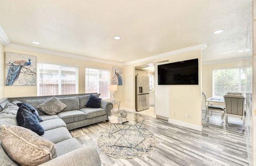 Southwestern Sacramento Casa | Stylish & Modern Sacramento Getaway Near Downtown!