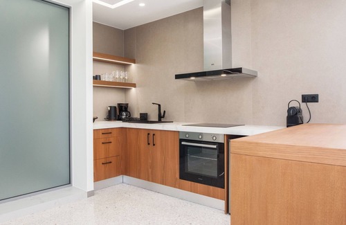 Piraeus Apartamento | Stylish Modern Suite at Piraeus Port