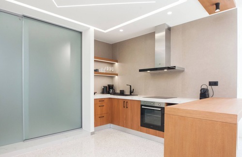 Piraeus Apartamento | Stylish Modern Suite at Piraeus Port