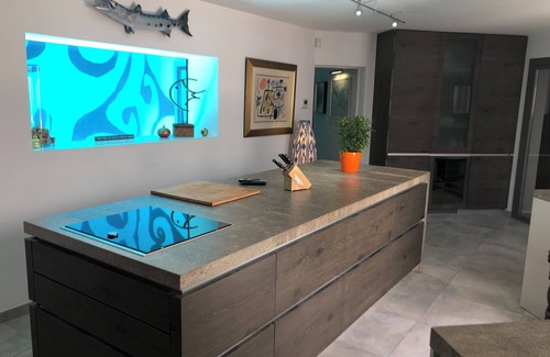 Urbanitzacio la Font Villa | Elegante villa cerca del casco antiguo con piscina privada y amplio jardín.