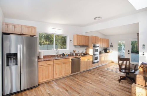 Morongo Valley Casa | Stylish Morongo Valley Retreat. Pond/waterfall views all around, fenced for dogs