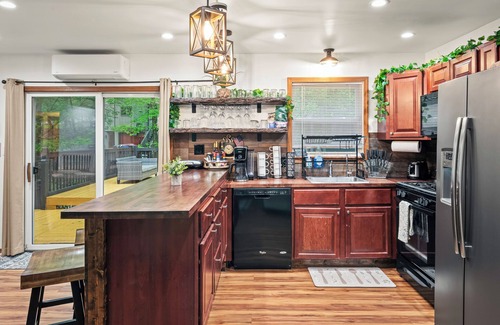 East Stroudsburg Casa | Stylish Mountain Retreat w/Hot Tub & Firepit | Penn Estate Getaway by AvantStay