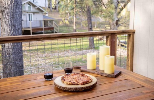 Groveland Casa | Stylish Mountain Home Near Yosemite, Lake, Golfing