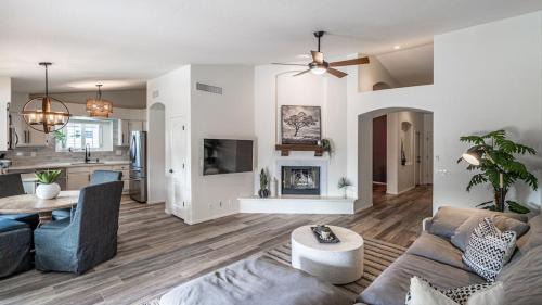 Continental Foothills Casa | Stylish N Scottdsdale 4 bdrm With Sparkling Pool and Games Galore