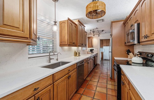 Coachman Glen Casa | Stylish Naples 4BR Home w/ Pool & Patio - 3 KINGS