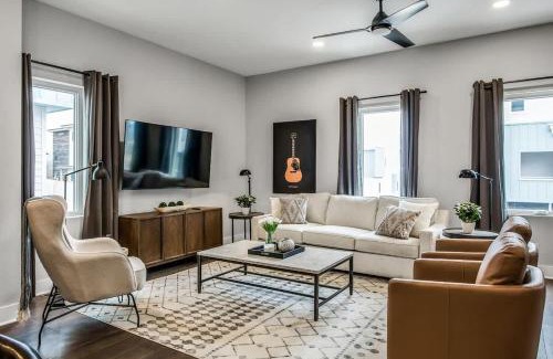 Nashville Casa | Stylish Nashville Home - Rooftop Deck - Hot Tub