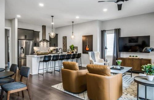 Nashville Casa | Stylish Nashville Home - Rooftop Deck - Hot Tub