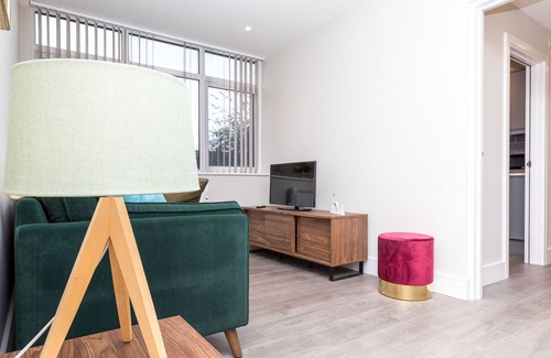 Horsham Apartamento | Stylish New Apartment Close To Town Centre And Train Station By 247 Lets
