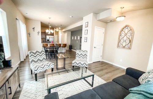 Central Colorado Springs Casa | Stylish new home close to downtown