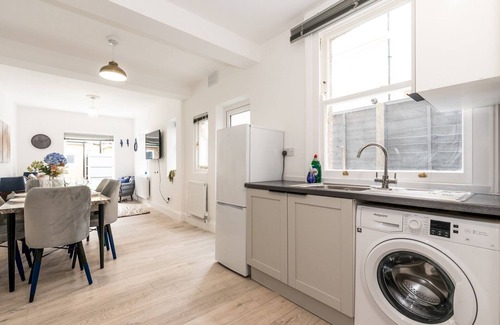 Abbey Casa | Stylish newly renovated large home with garden | Pass The Keys