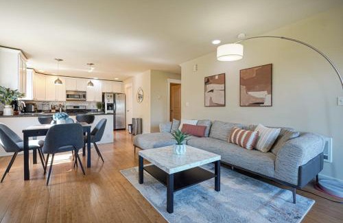 Greenwood Casa | Stylish North Seattle Townhouse- Dual Master Suites
