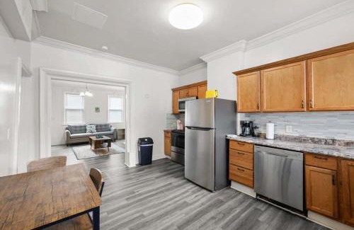 East Allegheny Casa | Stylish Northside 4 Bed Off Street Parking