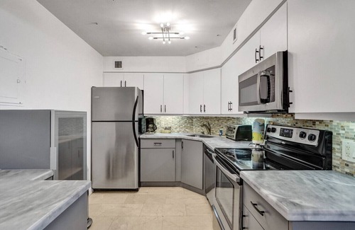 La Gorce Apartamento | Stylish Ocean Beach Retreat / Beach Service / 1009