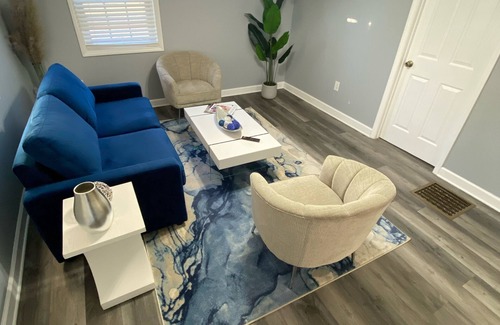Greensboro Casa | Stylish One Bedroom home 5 min away from Downtown.