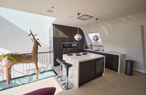 Addison Apartamento | Stylish Penthouse - Balcony & Views - Holland Park