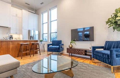 Knox - Henderson Casa | Stylish & Perfectly Located Deluxe 2-Bed Townhome