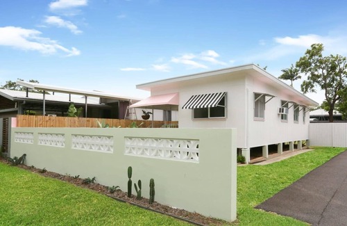 Parramatta Park Casa | Stylish & Pet-Friendly Getaway – Your Tropical Escape Awaits