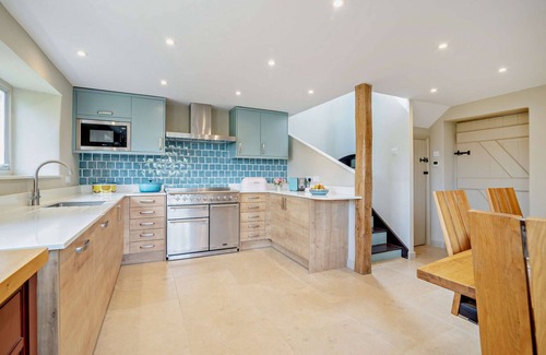 Rendcomb Cabaña | Stylish pet friendly Cotswold holiday cottage - Smuggsbarn Cottage