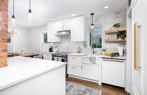Plymouth Casa | Stylish Plymouth Home with BRAND NEW Hot Tub! Walkable to Downtown Plymouth!