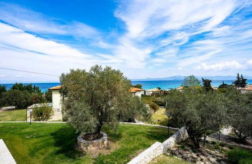 Haniotis Apartamento | Stylish Pool Villa Konstantinidis Complex