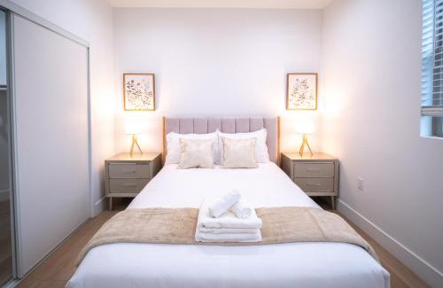 Pico-Union Casa | Stylish Private Room by Downtown LA