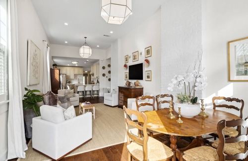 West Riverside Casa | Stylish & Private Uptown NOLA Home & yard.